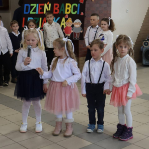 pokaż obrazek - Dzień Babci i Dziadka 