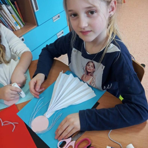 pokaż obrazek - Aniołek – praca plastyczna